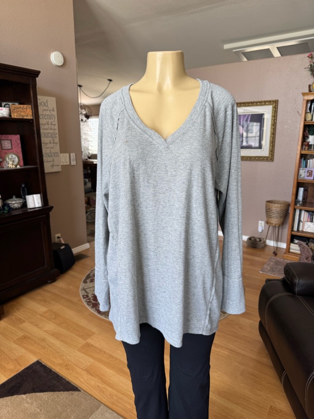 Wild Fox gray long sleeve Vneck tunic top-size XL